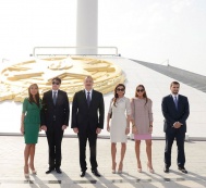 President Ilham Aliyev and the family members visit the State Flag Square 